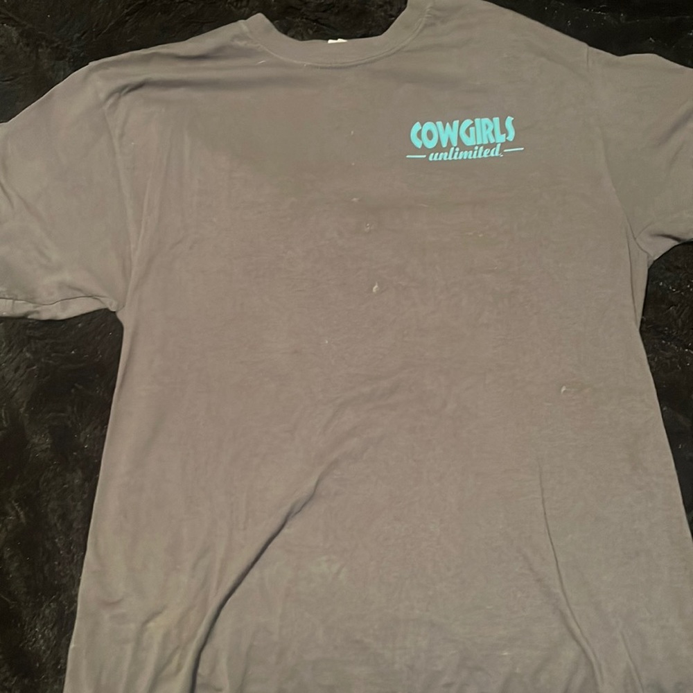 Cowgirls unlimited t shirt gray size medium